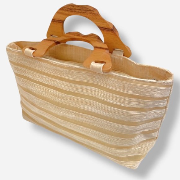 NWOT Philippine Striped Tote w/Abaca, Wood, and Shells - Picture 4 of 16